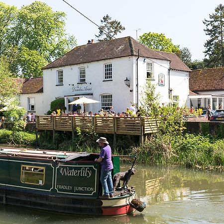 The Dundas Arms Kintbury Екстериор снимка