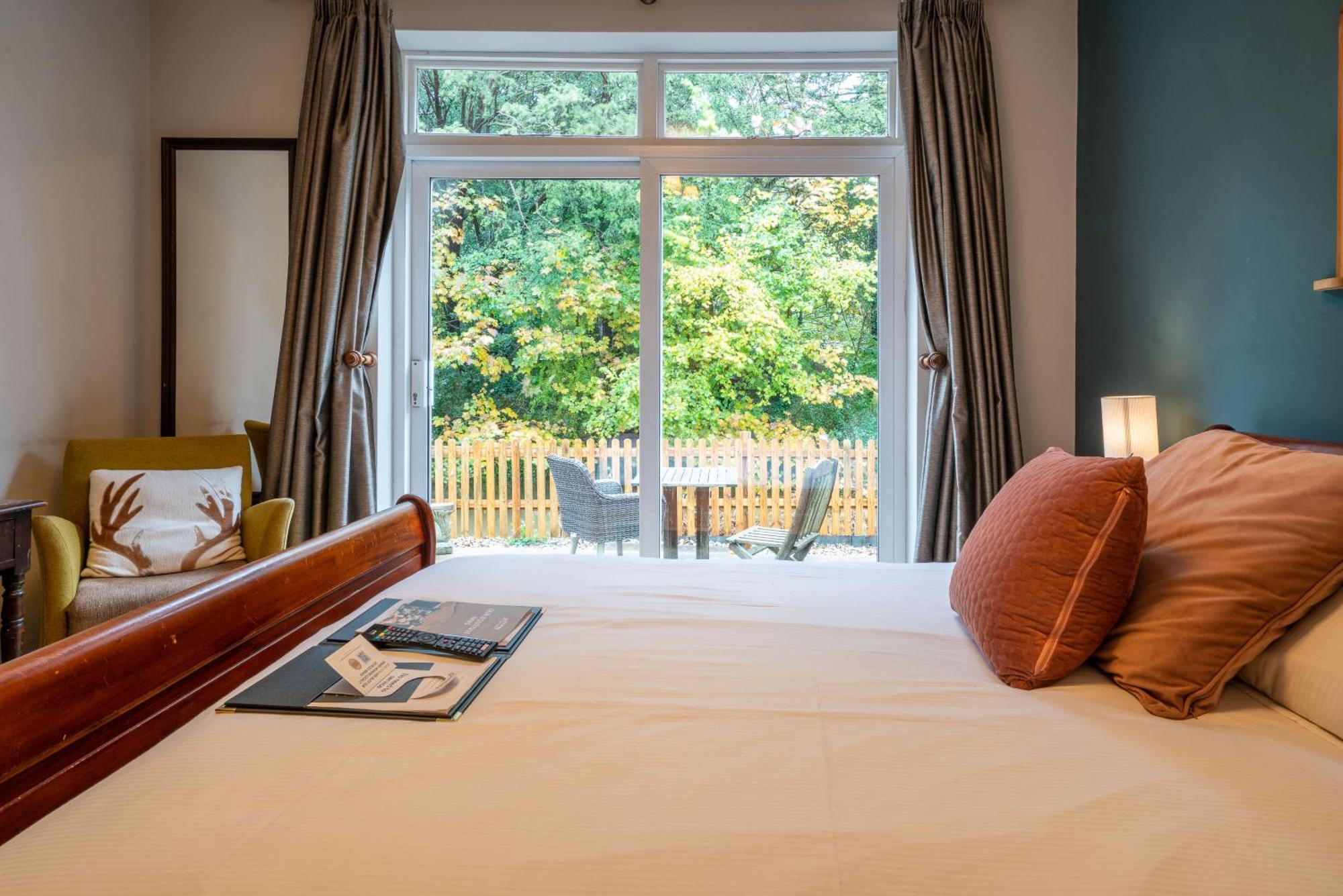 The Dundas Arms Kintbury Екстериор снимка