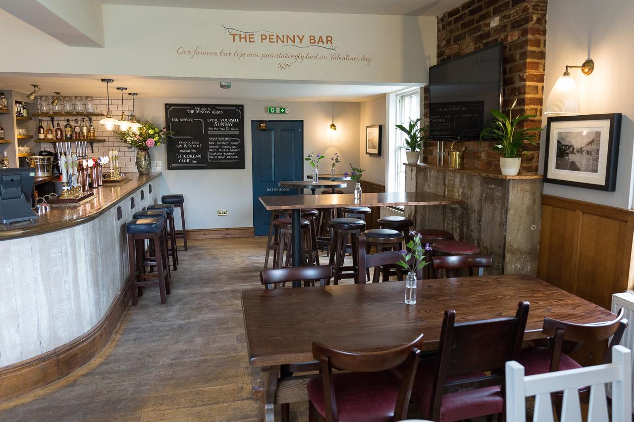 The Dundas Arms Kintbury Екстериор снимка