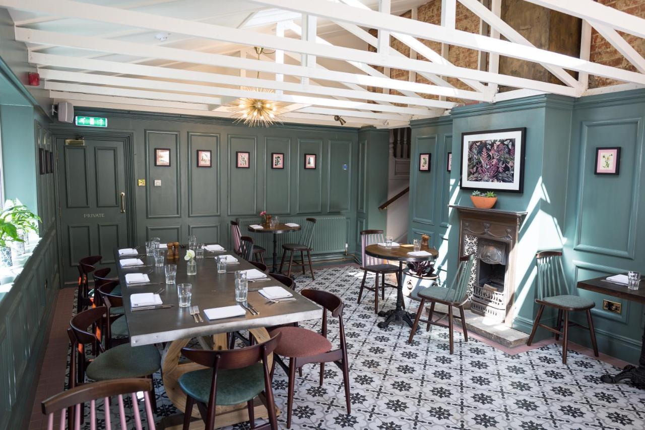 The Dundas Arms Kintbury Екстериор снимка